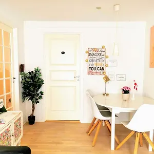 300 Meter Walk To Lego House - 80m2 Two Bedroom With Garden - Unit B , Billund Denmark